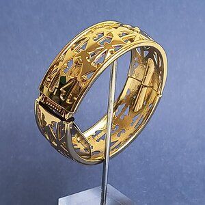 Exquisite Arrow Pattern Statement Hinge Bangle Clamper Bracelet Gold Tone